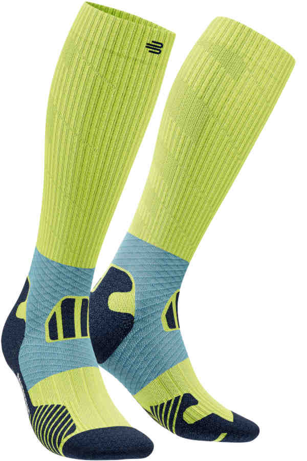 Trail Run Compression Socks Men in Bright Lemon