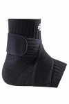 Sports Ankle Support von Bauerfeind in schwarz mit Zügel