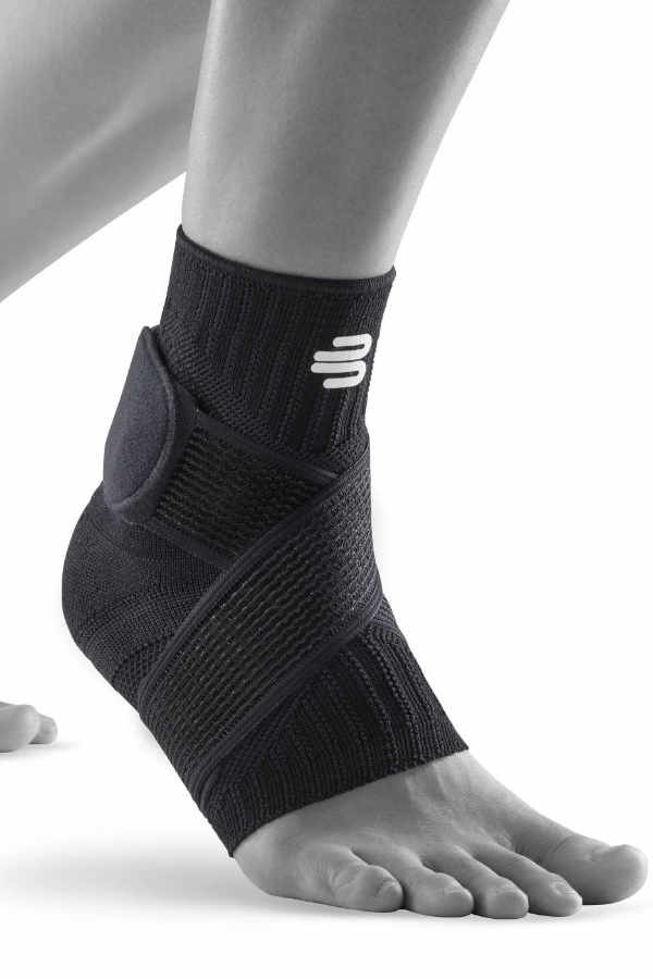 Sports Ankle Support von Bauerfeind in "All Black"
