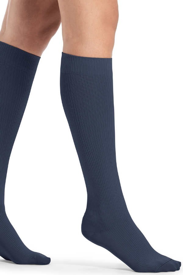 Sigvaris® Traveno Reise-Stützsocken in schönem Marine-Blau