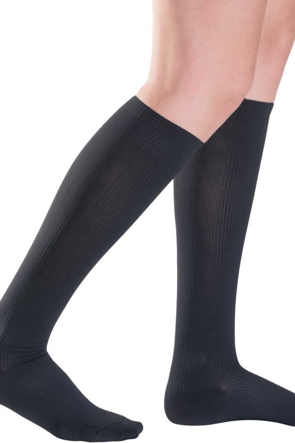 Sigvaris® Traveno Reise-Stützsocken in schwarz