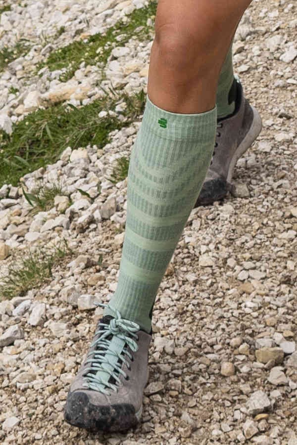Outdoor Merino Compression Socks Women - Anwendung in den Alpen
