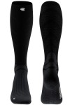 Detailansicht von vorne und hinten der schwarzen Laufsocken von Bauerfeind Performance