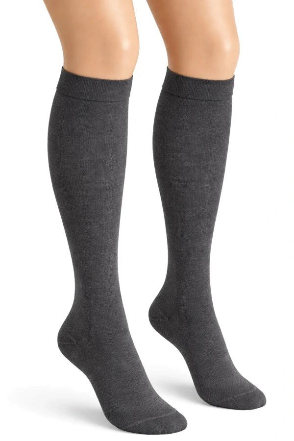 Twist Stützstrumpf mit Baumwolle in anthrazit, isoliert