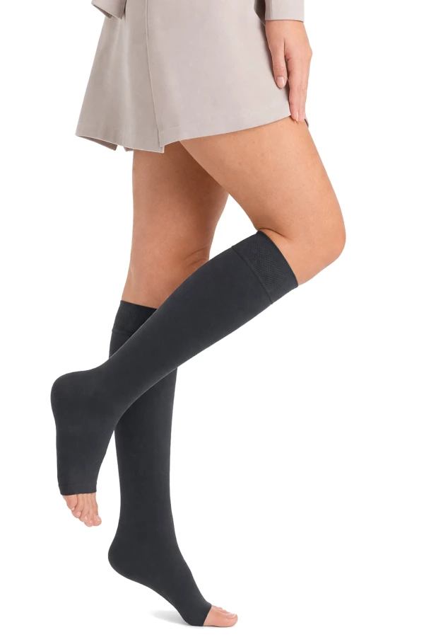 Sigvaris® Style Kompressionsstrumpf AD KKL2, Skin Front