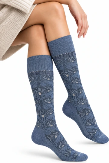Floral Tapestry Bluestone Merino Stützsocken mit elegantem Blumen-Design für Damen