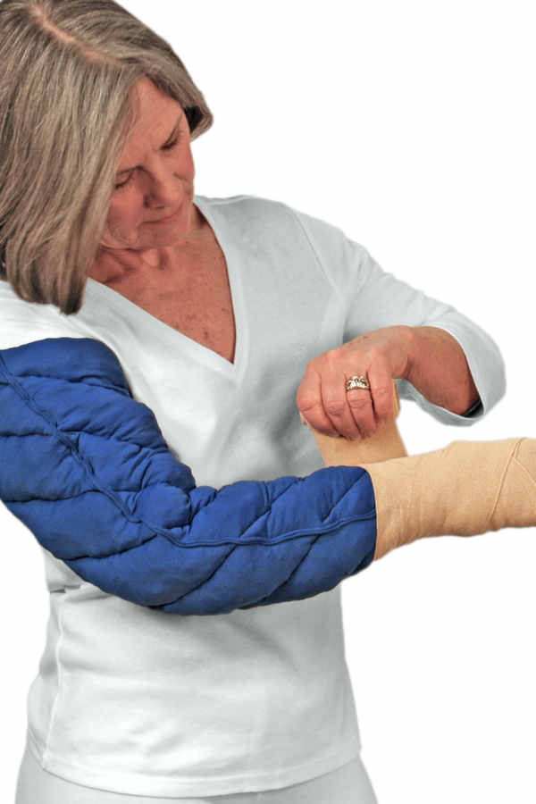 Caresia Bandagierhilfe Arm/ Hand anwickeln