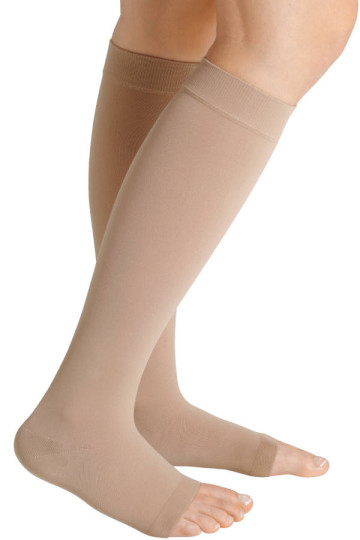 Juzo Soft Kniestrumpf AD Klasse 1 mit offenem Fuss in mandel