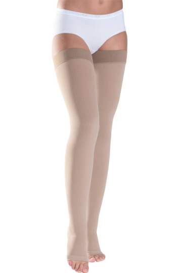Sigvaris® Classical Schenkelstrumpf KKL1 in savanna mit offenem Fuss