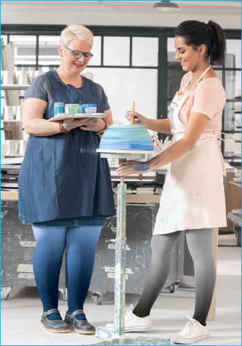 Kompressionsstrümpfe in Dip Dye Mohn und Blaubeere