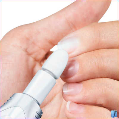 Nagelpflege mit einem Maniküregerät