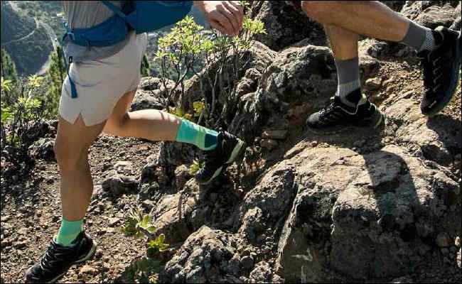 Outdoor Performance Wandersocken in den Bergen